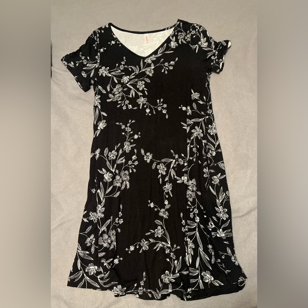 WEACZZY Summer Casual Tshirt Dress with Pockets, Size Small, EUC